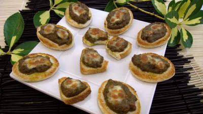 Image : Bouses de vache printanières sur canapés pour Halloween
