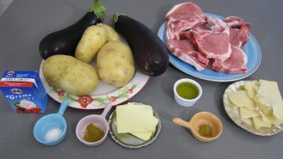 Ingrédients pour la recette : Côtes de porc et sa purée d'aubergines