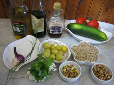 Ingrédients pour la recette : Salade végétarienne aux crozets et aux mirabelles
