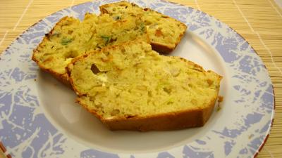 Image : Cake aux pignons et aux poireaux