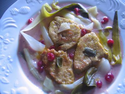Image : recette Foie gras sauce aux airelles et poireaux
