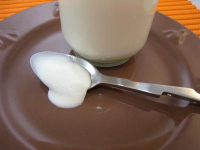 Desserts : Yaourts au naturel avec ferments