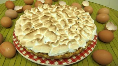 Tarte meringuée aux petites prunes