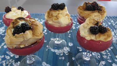 Crème anglaise aux mûres et sa meringue