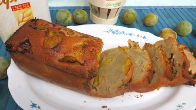 Cake aux reine-claude et sangria