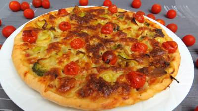 Pizza à la charcuterie
