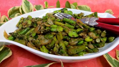 Poêlée d'asperges et fèves
