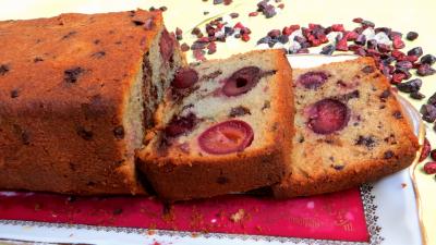 Cake aux cerises et au chocolat