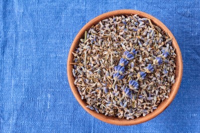 Comment éliminer les mites et parfumer le linge ?