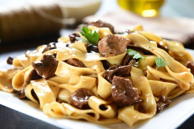 Tagliatelles au poulet, champignons et cognac