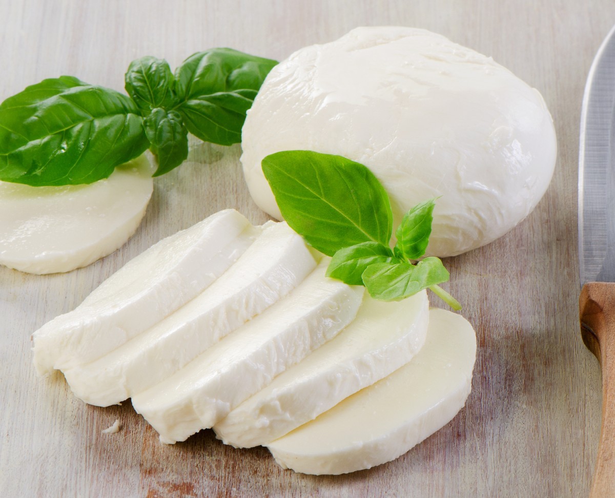 Comment travailler la mozzarella facilement ?