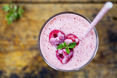 Smoothie aux fruits rouges