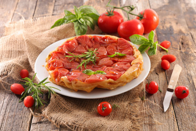 Tarte tatin à la tomate et mozzarella