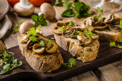 Tartines de champignons au gorgonzola