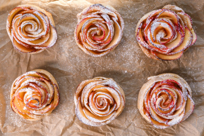 Roses feuilletées aux pommes