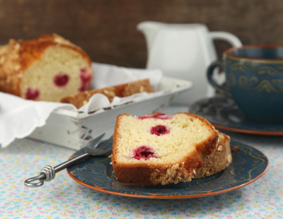 Cake au chocolat blanc et framboises