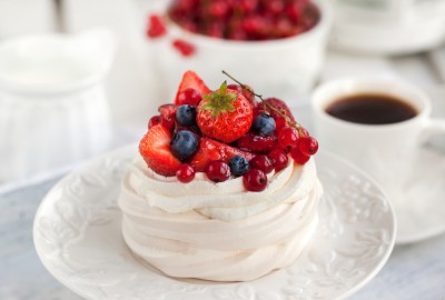 Pavlova facile aux fruits rouges