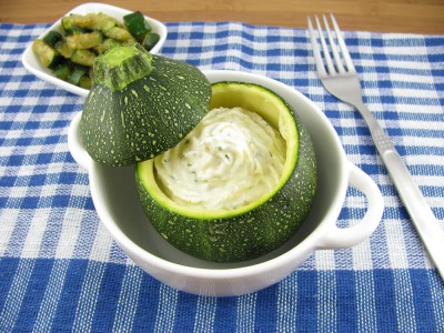Courgettes farcies aux oeufs brouillés