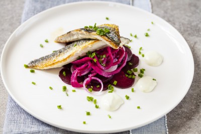 Filets de maquereaux grillés et salade de betteraves