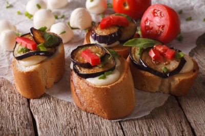 Crostini d'aubergine et mozzarella
