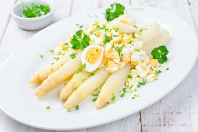 Asperges au beurre de gingembre