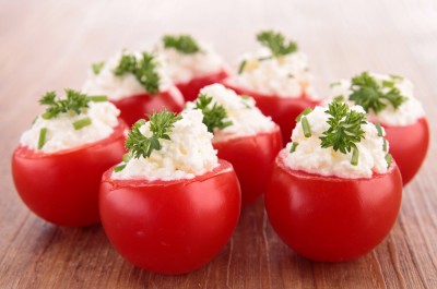 Tomates farcies au fromage frais maison