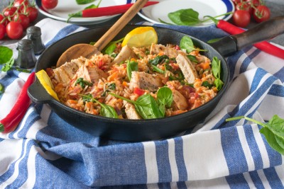 Poêlée de riz au poisson et aux légumes