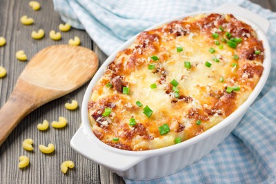 Gratin de pâtes au fromage et au jambon cru