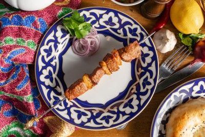 Brochettes d'agneau au citron et aux asperges
