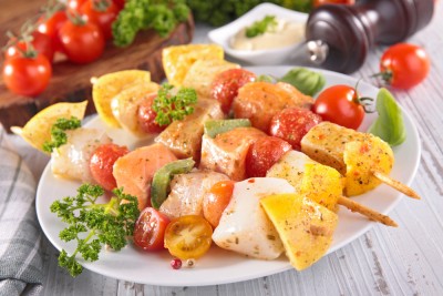 Brochettes aux deux poissons