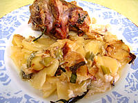 Souris d'agneau aux pommes de terre et aux oignons
