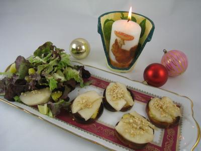 Canapés au bleu de Bavière et aux poires