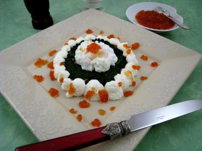 Galettes d'épinards aux oeufs de saumon