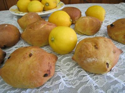 Pain au citron aux noix de cajou et raisins secs