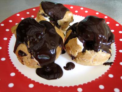Profiteroles au chocolat au wok