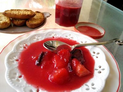 Confiture de prunes et de pommes à la crème