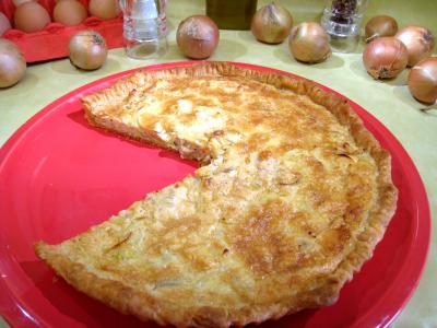 Tarte aux grenouilles et aux oignons