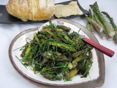 Sauté d'asperges, de chou et d'ognasses