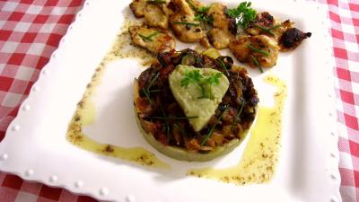 Purée d'aubergines et confit d'oignons et de tomates