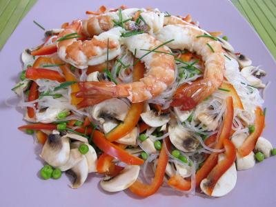 Vermicelle de riz et crevettes en salade