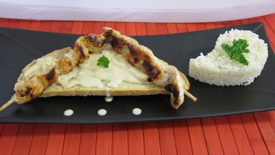 Toasts de poulet et sa sauce aux cacahuètes à la Thaïlandaise