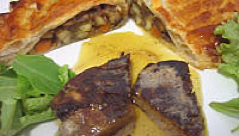 Foie gras et son chausson aux cèpes et panais