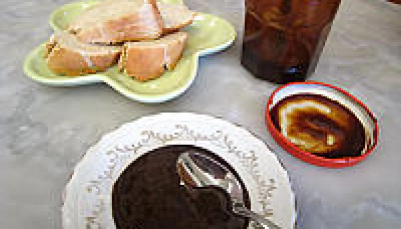 Gelée noire d'oranges et de pommes