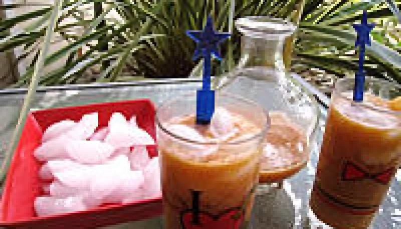 Boisson pêches et melon au gingembre