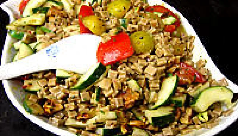 Salade végétarienne aux crozets et aux mirabelles