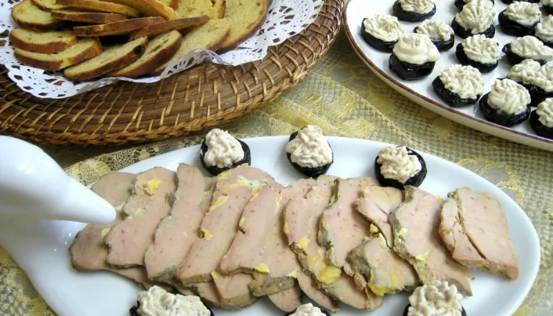 Foie gras aux pruneaux