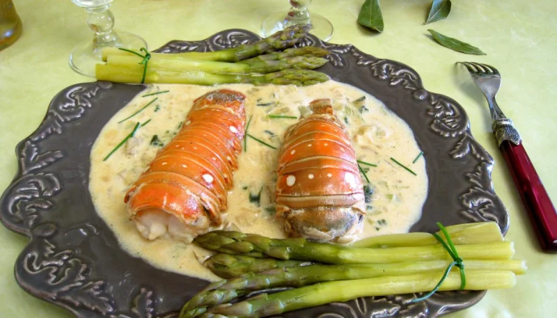 Asperges et queues de langoustes au whisky