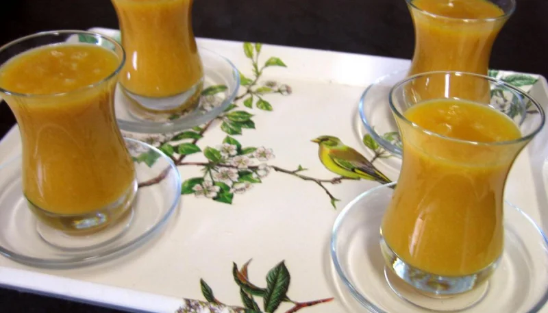 Boisson à la mangue et au gingembre