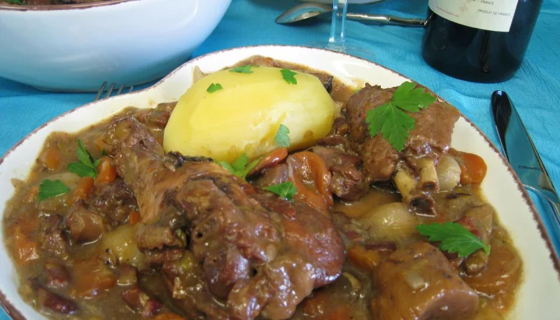 Coq au vin aux cèpes façon auvergnate