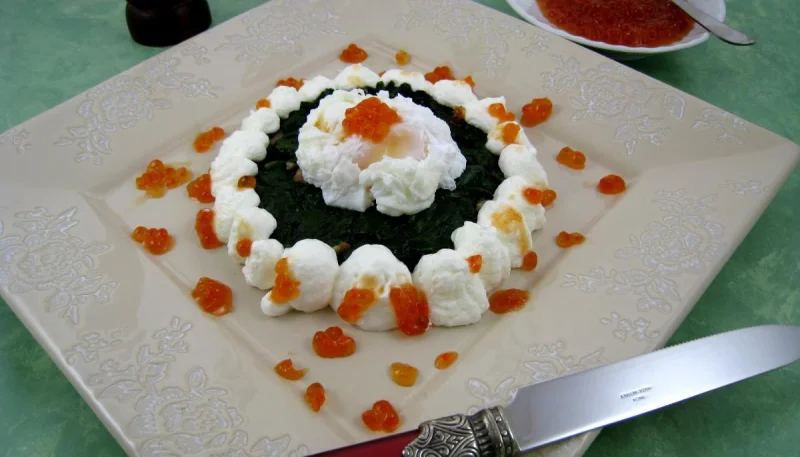 Galettes d'épinards aux oeufs de saumon